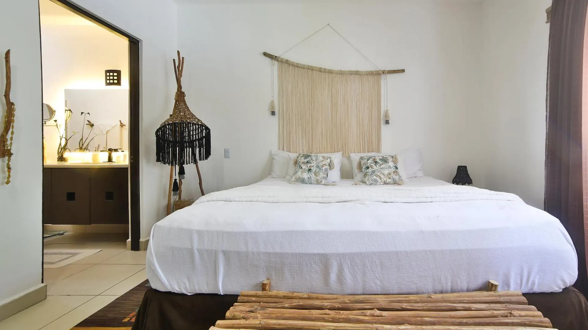 Apartment Full Equipped 2 Bdrm Condo In Gated Community & Pool View Playa del Carmen