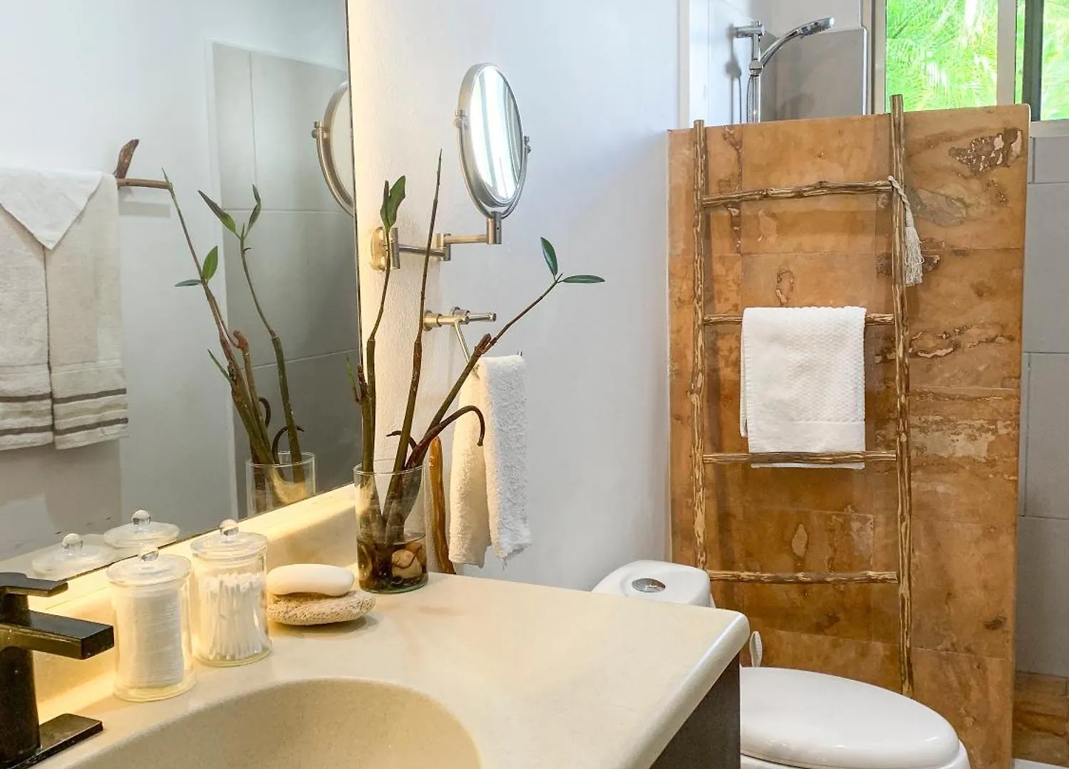 Full Equipped 2 Bdrm Condo In Gated Community & Pool View Playa del Carmen