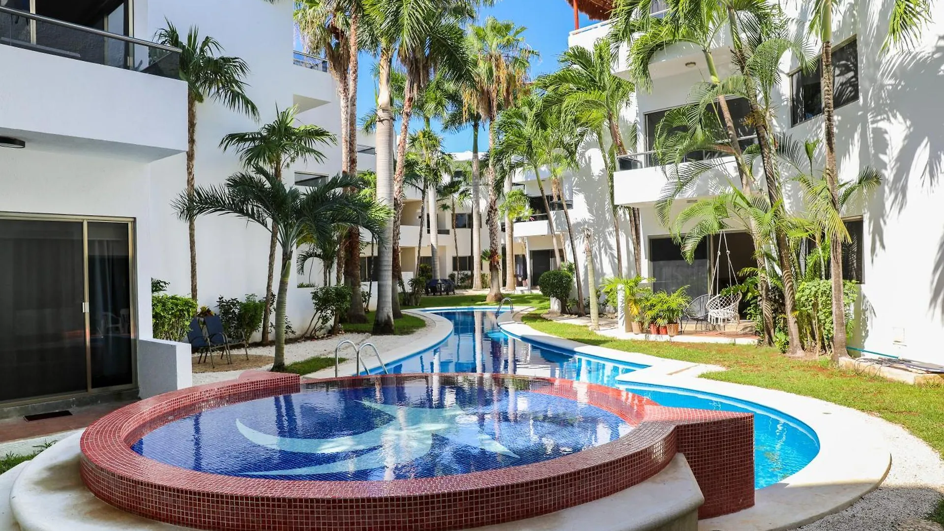 Full Equipped 2 Bdrm Condo In Gated Community & Pool View Playa del Carmen Apartment
